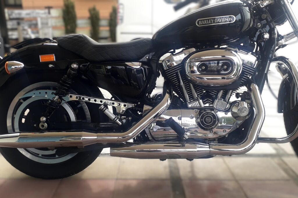 alt="冬に乗らず保管しているハーレーXL1200L"
