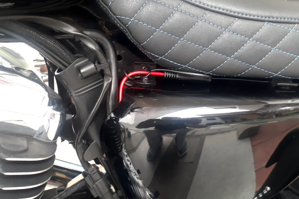 シートを外さなくても充電できる状態